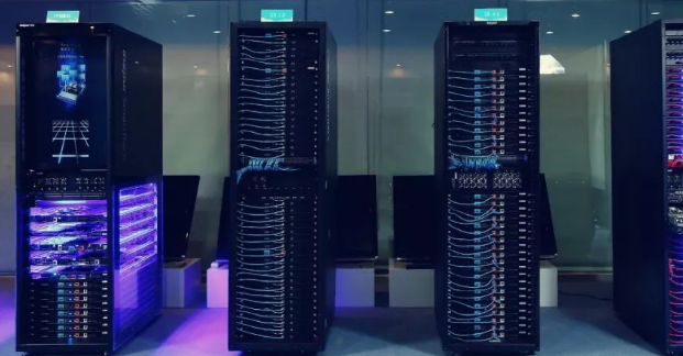 很多企業(yè)尤其是中小型企業(yè)都在尋求線下到線上的轉(zhuǎn)型